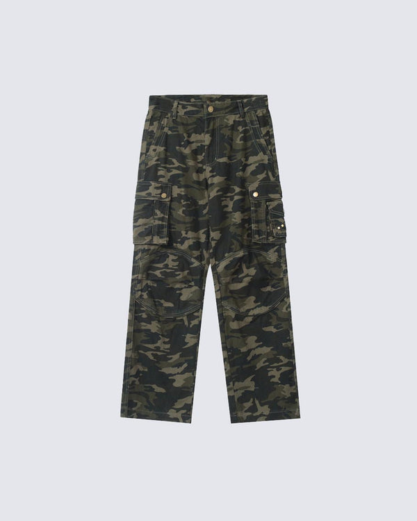 Distressed Camouflage Workwear with Large Pockets