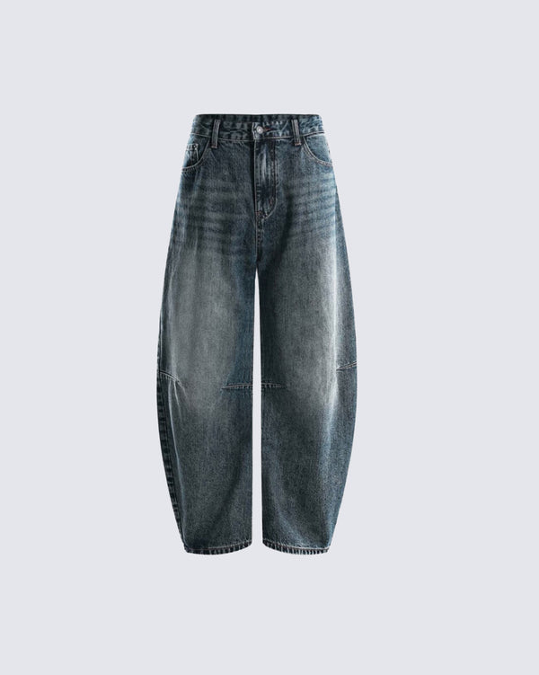 Pleated Curved Knife Denim Pants